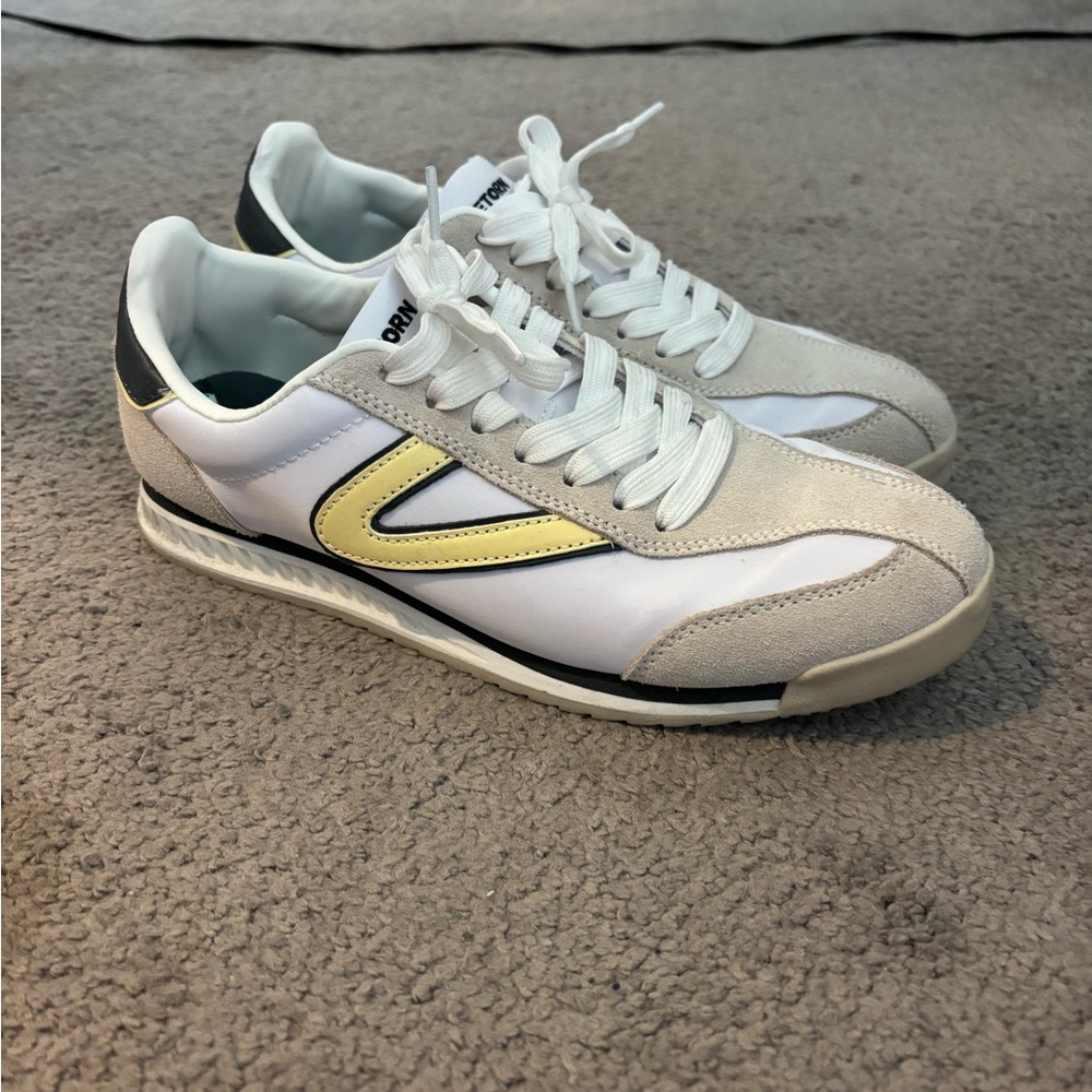Tretorn White Sneakers with Yellow Accent